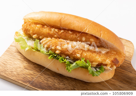 Green onion salt fillet cutlet sandwich 105806909