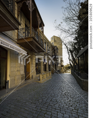 Cobbled streets of old Baku Icherisheher, Baku, Azerbaijan 105809629