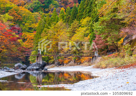 Yuze Valley (Autumn) Yuze Valley (Autumn) 105809692