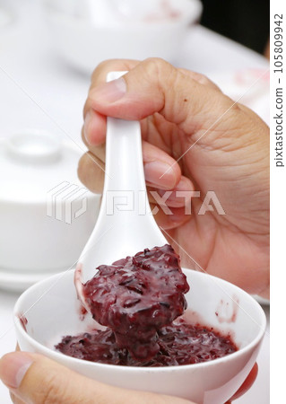 Red glutinous rice 1 105809942