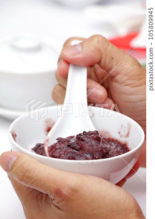 Red glutinous rice 2 Red glutinous rice 2 105809945