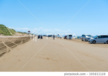 夏天可以在日本唯一的藍天沙灘上行駛的千里浜渚車道風景｜石川縣羽咋市 105811128