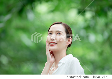 Female beauty outdoor green Female beauty outdoor green 105812130