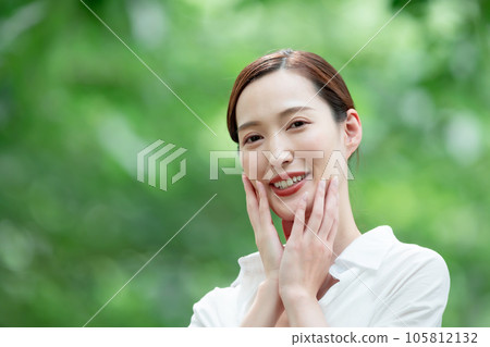 女性美女戶外綠色 105812132