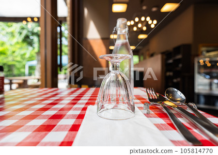 Girls' night out at a stylish Italian restaurant! 105814770