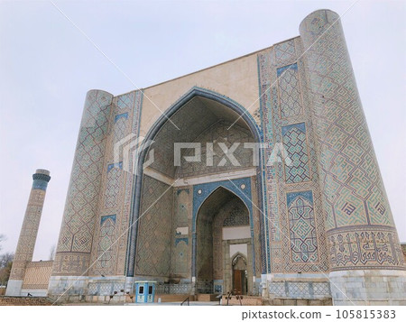 [Uzbekistan] Exterior of Bibi-Khanym Mosque (Samarkand) 105815383