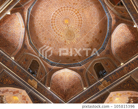 [Uzbekistan] Interior of Amir Timur (Guru Amir) Mausoleum with beautiful golden decorations (Samarkand) 105815396