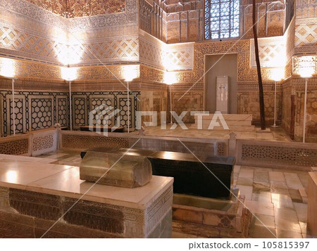 [Uzbekistan] Interior of Amir Timur (Guru Amir) Mausoleum with beautiful golden decorations (Samarkand) 105815397