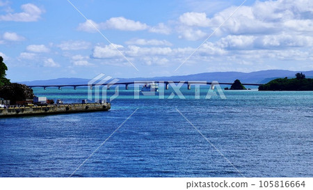 Kouri Bridge and seascape seen from Unten Port Kouri Bridge and seascape seen from Unten Port 105816664
