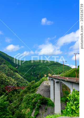 The season of fresh greenery Daiichi Shirakawa Bridge and Aso Choyo Bridge ``Open all lines and resume operations'' The season of fresh greenery Daiichi Shirakawa Bridge and Aso Choyo Bridge ``Open all lines and resume operations'' 105816739