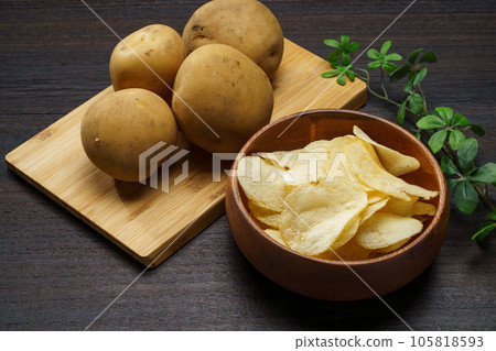 Crisps  105818593