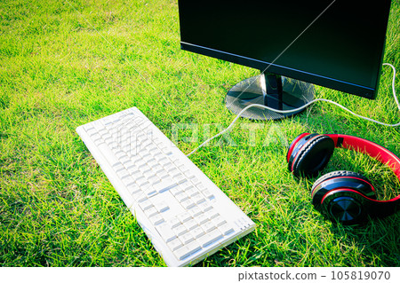 Creativity in Nature: Lawn Office Monitors and Keyboards Creativity in Nature: Lawn Office Monitors and Keyboards 105819070