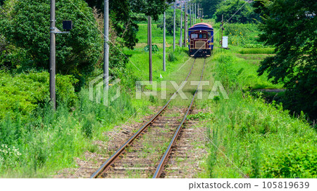 從站內可見的觀光列車（無軌電車） 三晴台站“南阿蘇鐵道全線重新開通並恢復運行” 105819639