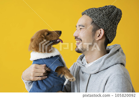 臘腸犬，30多歲男性，黃色 105820092