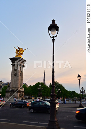 塞納河夜景 / 亞歷山大三世橋 / 法國巴黎 105821446
