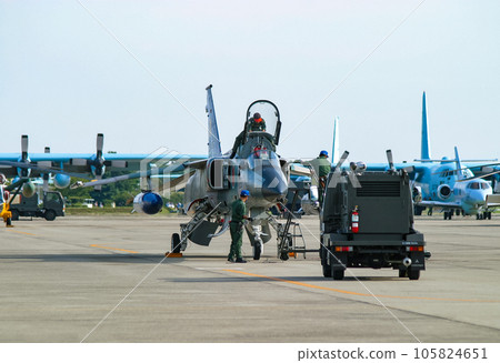 Self-Defense Forces fighter F-1 preparing to take off Self-Defense Forces fighter F-1 preparing to take off 105824651