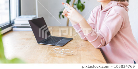 女人花時間在家裡 105824769