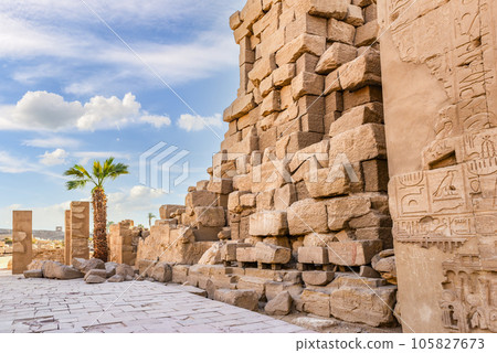 Ruined wall in Karnak 105827673
