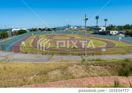 石川縣夏日晴朗的天空和自行車賽道的風景 | 凱林賽圖片 | 石川縣河北郡內灘町 石川縣夏日晴朗的天空和自行車賽道的風景 | 凱林賽圖片 | 石川縣河北郡內灘町 105834777