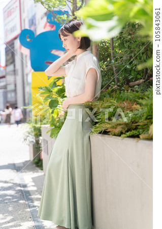 站在澀谷的女人 105843061