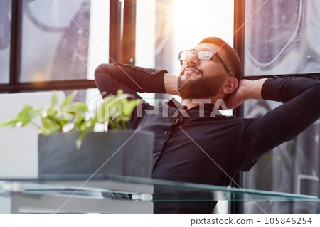 Businessman working on a laptop computer in the office 105846254