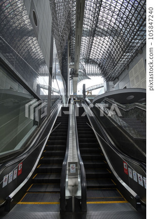 Great staircase of the Kyoto station building 105847240