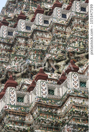 Wall decoration of Wat Arun, Temple of Dawn, Bangkok Wall decoration of Wat Arun, Temple of Dawn, Bangkok 105847599
