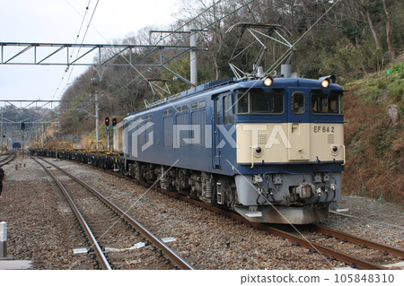 JR東海鐵路運輸列車(在函南站牽引EF64-2) JR東海鐵路運輸列車(在函南站牽引EF64-2) 105848310