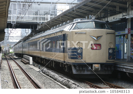 夜間特急“義經”583系的轉運（橫濱站） 105848313