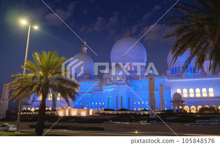 Sheikh Zayed Mosque in Abu Dhabi 105848576