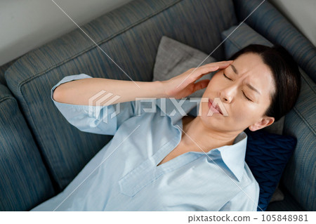 Female poor health sleepy 105848981