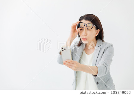 Presbyopia Working senior woman 105849093