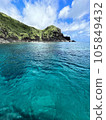 Highly transparent sea sea mountain 105849432