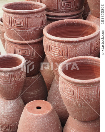Western-style flowerpot 105850898