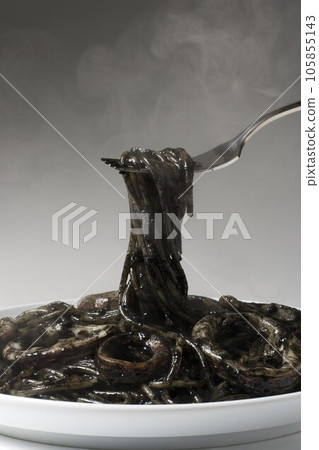 墨魚汁意大利面 105855143