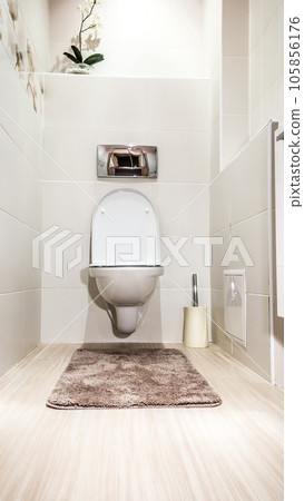 Toilet 105856176