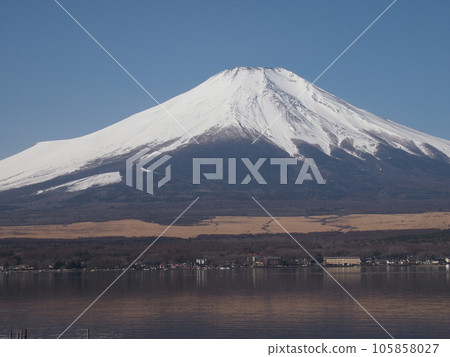 Fuji in winter seen from Lake Yamanaka Fuji in winter seen from Lake Yamanaka 105858027