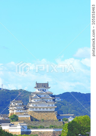 從姬路市姬路站看到的國寶姬路城風景 105858463