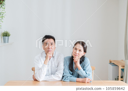 思維的年長夫婦 思維的年長夫婦 105859642