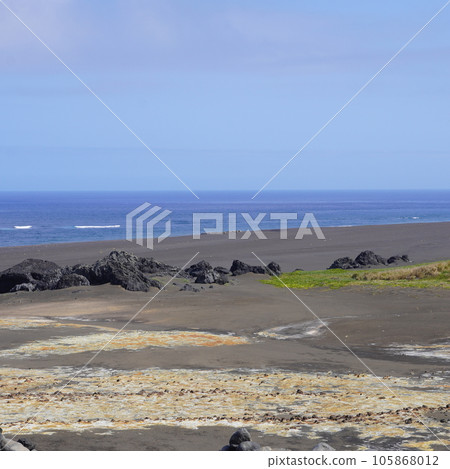 "View of Iwo Jima (Ogasawara)" 105868012