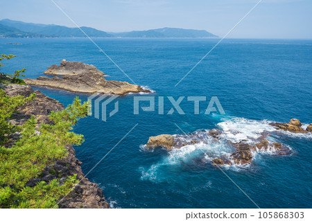 “岩手縣”雷岩，從大船渡五石海岸蘭芳谷展望台看到的景色 105868303
