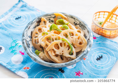 Kinpira with lotus root and green pepper Kinpira with lotus root and green pepper 105868774