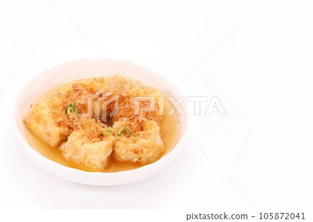 Fried tofu, soup, bonito flakes, tofu dishes, bright background 105872041