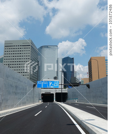 Tsukiji Toranomon Tunnel Urban scenery along Loop Route 2 (Chuo-ku, Tokyo) 105872486