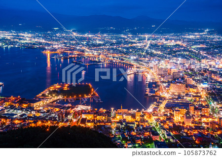 （北海道）從函館山展望台看到的函館市夜景 105873762