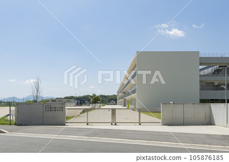 楓田森小學、國中校門 105876185
