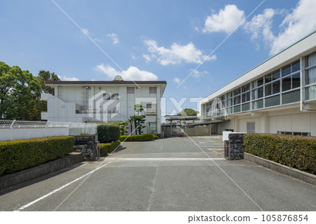 西越東小學校門 105876854