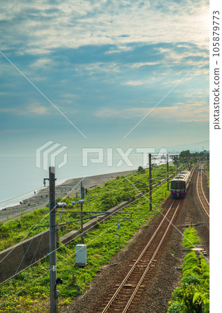 Sea of Japan jade line in the morning light [Itoigawa City] 105879773