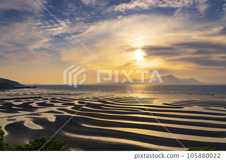"Japan's Top 100 Beaches" Sunset at Okoshiki Beach and Ariake Sea "Japan's Top 100 Beaches" Sunset at Okoshiki Beach and Ariake Sea 105880022