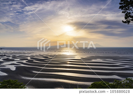 "Japan's Top 100 Beaches" Sunset at Okoshiki Beach and Ariake Sea "Japan's Top 100 Beaches" Sunset at Okoshiki Beach and Ariake Sea 105880028